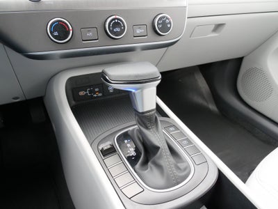 2025 Hyundai Kona SE