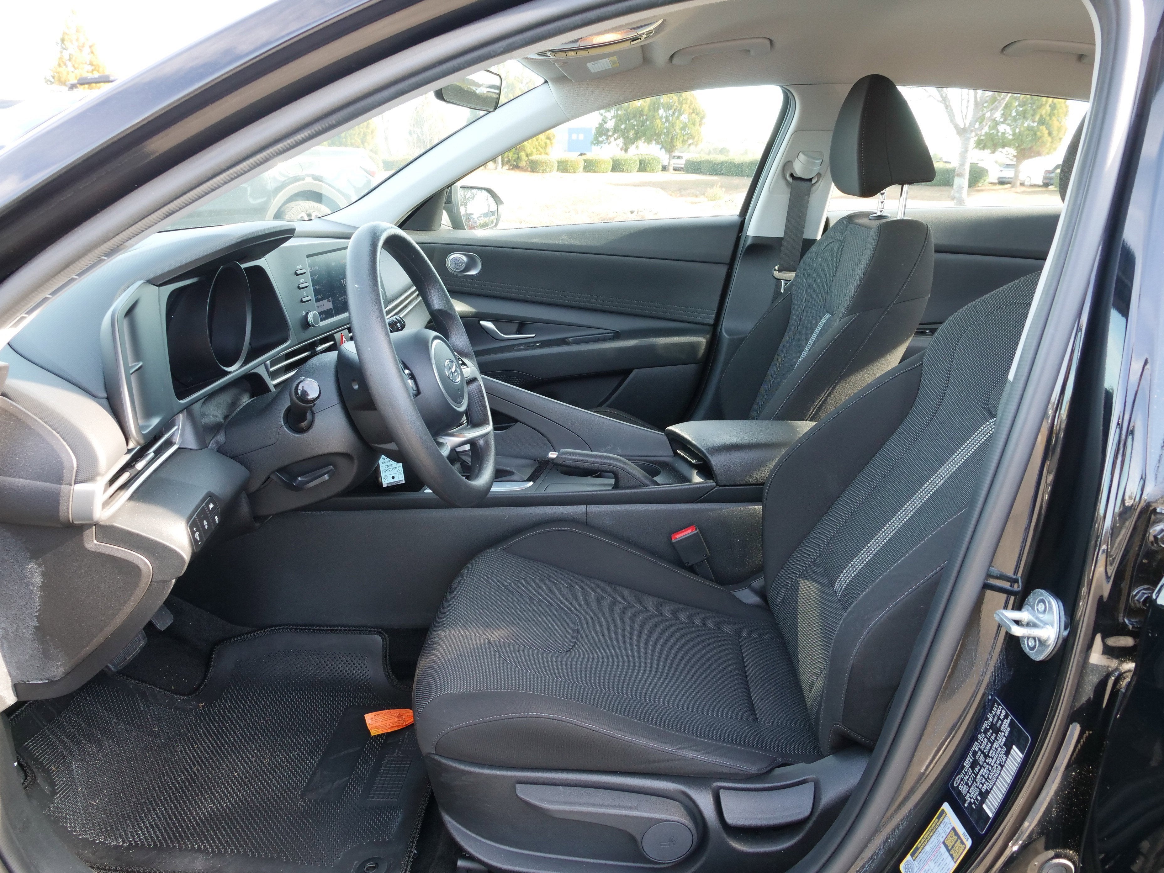 2023 Hyundai Elantra SE