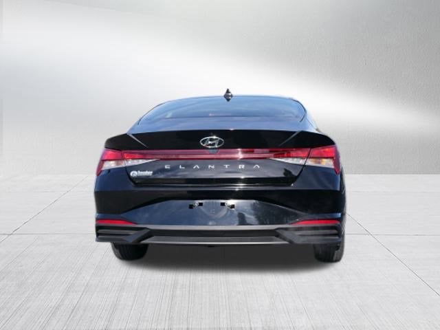 2023 Hyundai Elantra SE