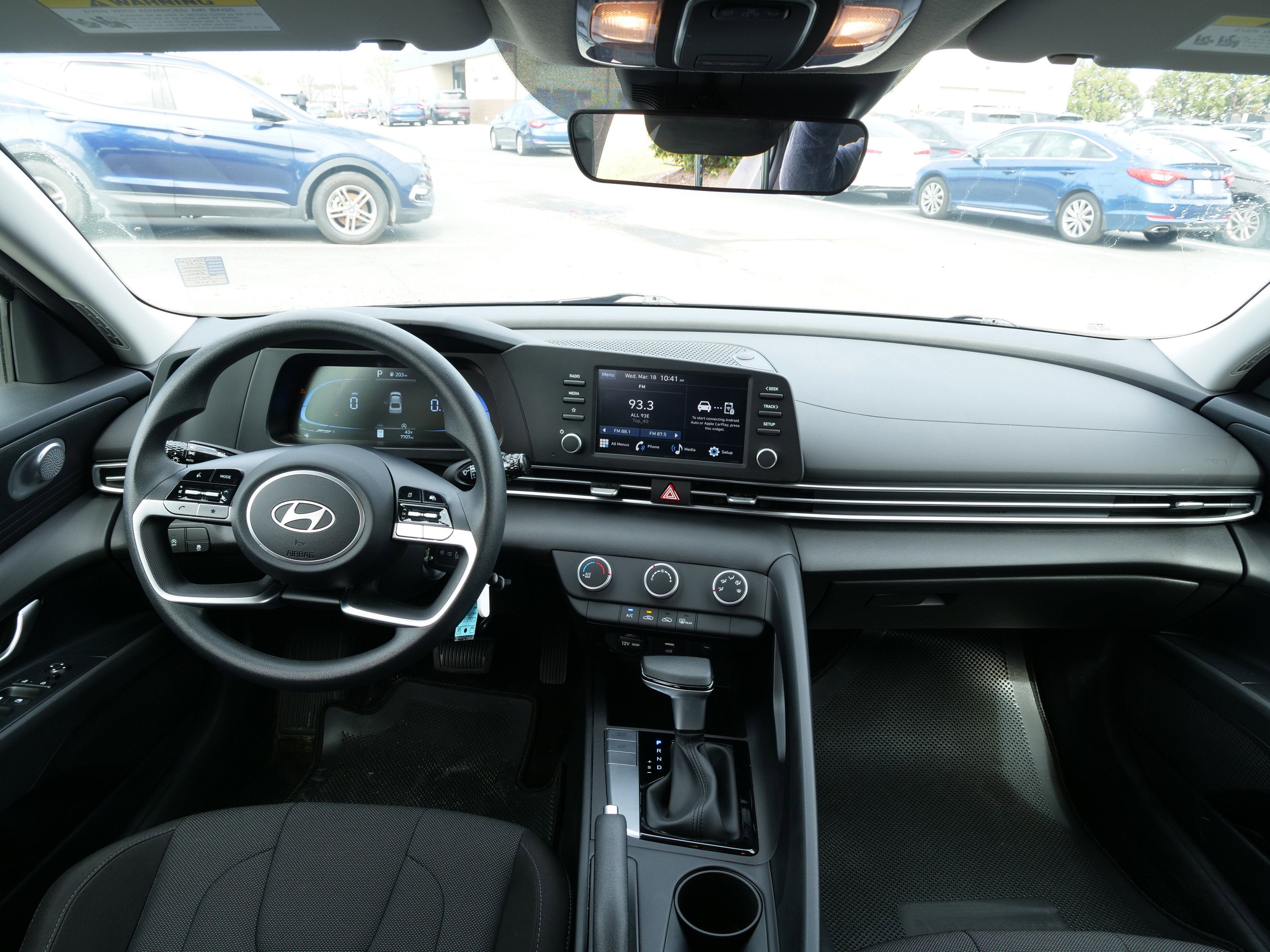 2025 Hyundai Elantra SE