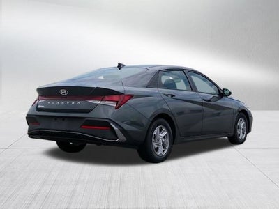 2024 Hyundai Elantra SE
