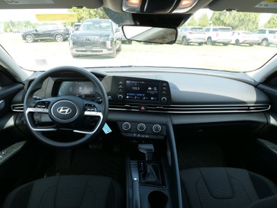 2024 Hyundai Elantra SE