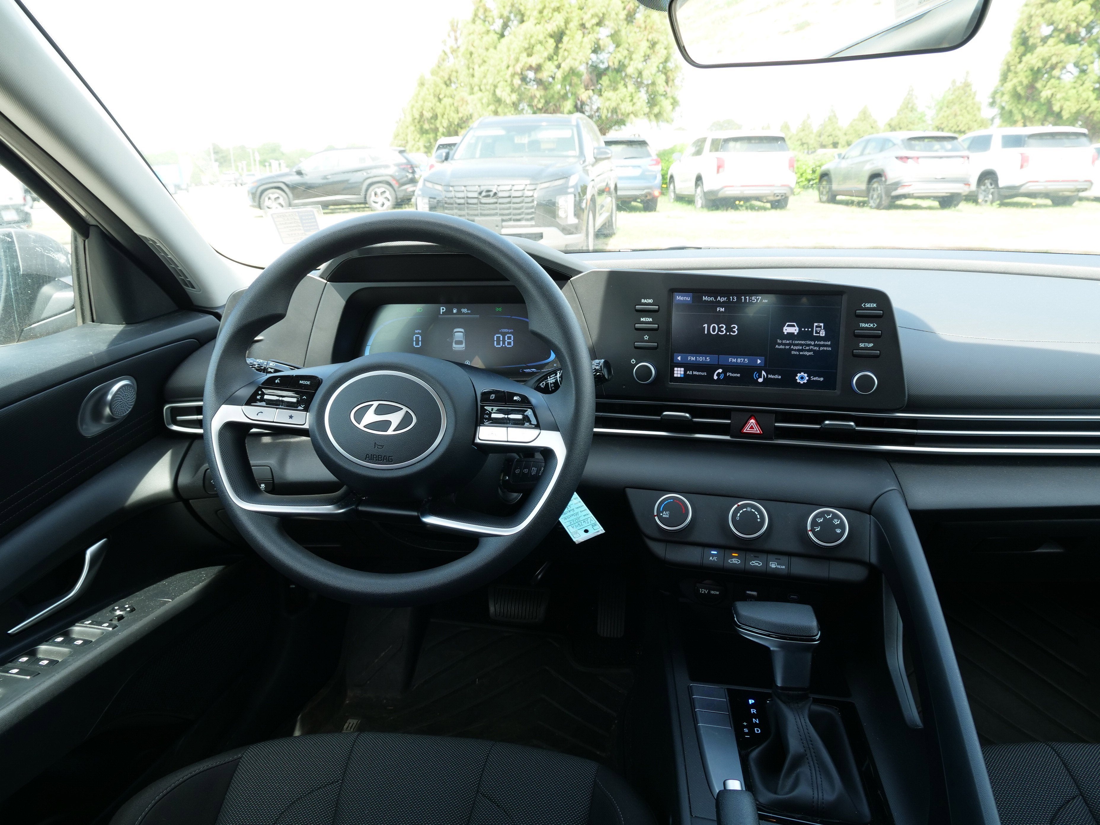 2024 Hyundai Elantra SE