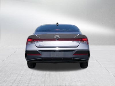 2024 Hyundai Elantra SE