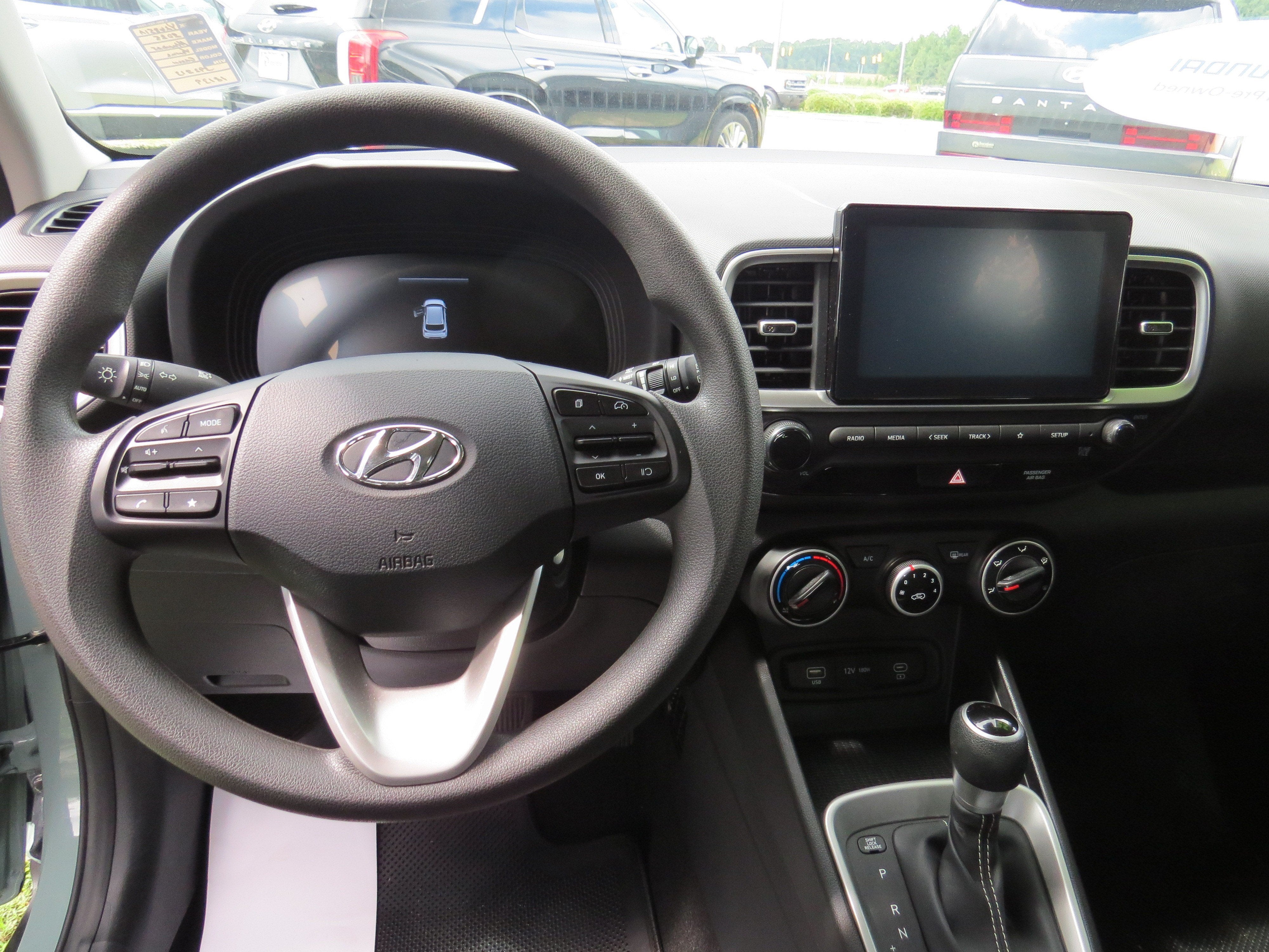 2025 Hyundai Venue SE