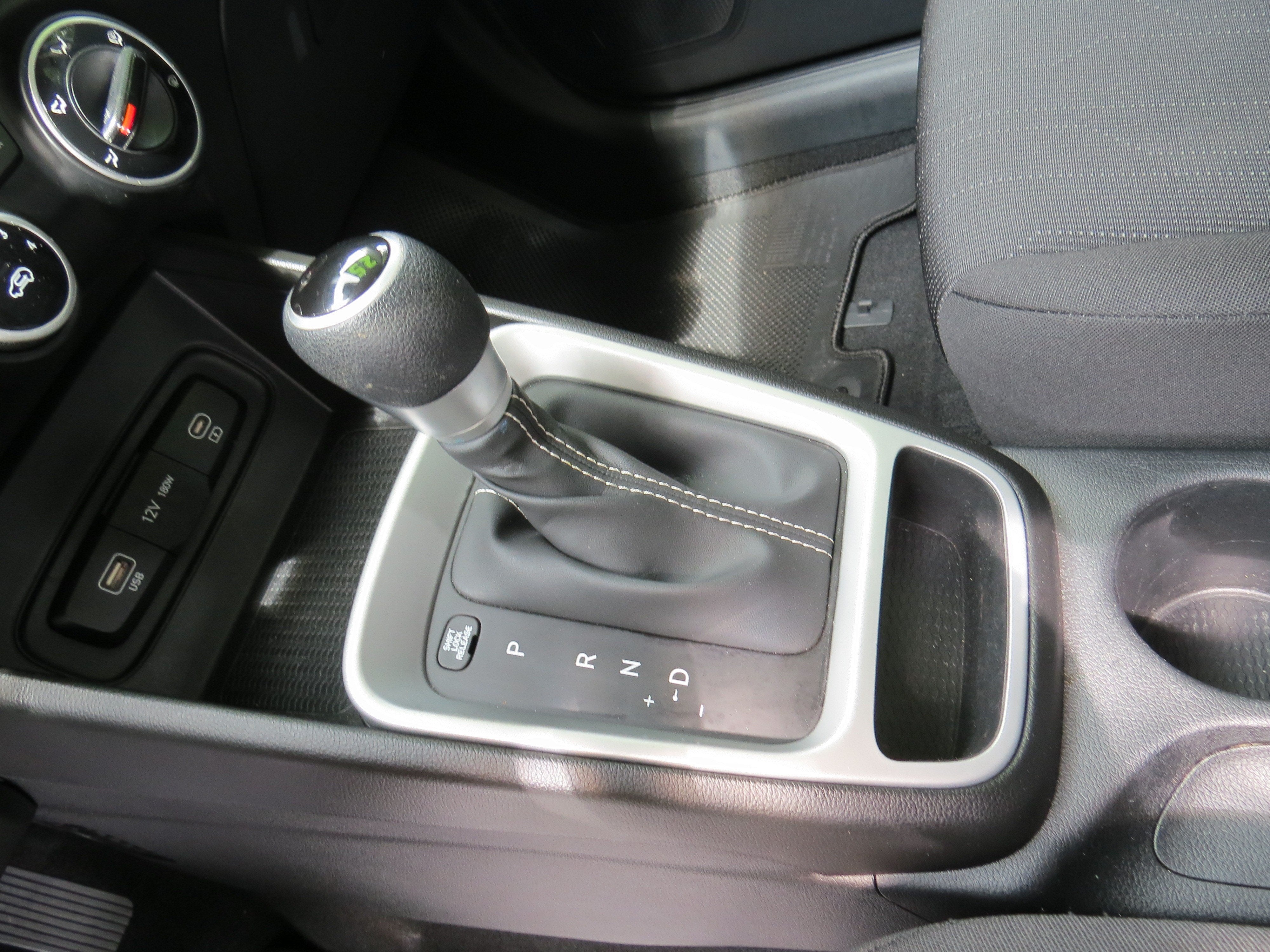 2025 Hyundai Venue SE
