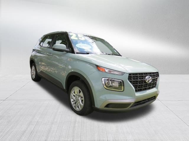 2025 Hyundai Venue SE